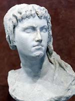 Buste de Cléopâtre II, musée du Louvre.