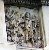 Détail de l'arc de Bénévent : le panneau de la soumission de la Mésopotamie, où apparaît Lusius Quietus aux côtés de l'empereur