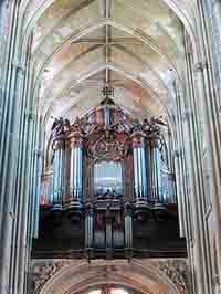 L'orgue de la collégiale de Saint-Quentin. Source : wiki/Pierre Du Mage/ licence : CC BY-SA 3.0