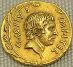 Aureus de Sextus Pompée émis en Sicile vers 36 av. jc. Source : wiki/ Sextus Pompée/ licence CC BY-SA 3.0