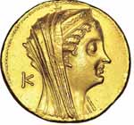 Octodrachme d'or avec une corne d'abondance. Source : wiki/Arsinoé II/ licence : CC BY-SA 3.0