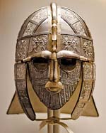 Le casque de parade retrouvé à Sutton Hoo (ici sa reconstitution par le musée Royal Armouries) appartenait peut-être à Rædwald.