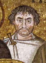 Homme traditionnellement identifié comme Narsès, sur une mosaïque de la basilique de Saint-Vital à Ravenne représentant Justinien et son entourage. Source : wiki/Narsès/ 