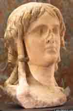 Bérénice III Philopator (musée du Louvre). Source : Histlj/ jpg : archive perso 1995