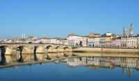 Le pont Saint-Laurent franchissant la Saône à Macon. Source : wiki/Mâcon/ par Luciani71/ licence : CC BY-SA 3.0