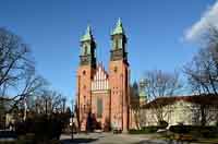 La basilique-archicathédrale Saint-Pierre-et-Paul de Poznań. Source : wiki/ Liste des évêques et archevêques de Poznań/ licence : CC BY-SA 3.0 pl