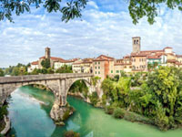 Vue sur Cividale del Friuli, en province d'Udine, et ses environs