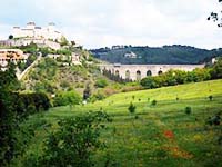 La Rocca Albornoz et le Pont des tours à Spolète