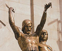 Monument représentant Indibilis (à gauche) et Mandonius à (droite) à Lérida.