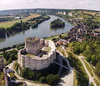 Château Gaillard où Jeanne de Valois et ses enfants sont emprisonnés. Source : wiki/ Château-Gaillard (Les Andelys)/ licence : CC BY-SA 3.0