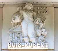 Bas-relief représentant Boisrobert sur la façade de l'hôtel Malherbe à Caen. Source : wiki/ François Le Métel de Boisrobert/ CC BY-SA 3.0