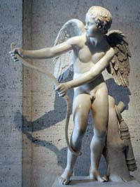 L'Amour bandant son arc, copie romaine d'un original de Lysippe, musées du Capitole.