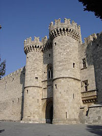 Porte d'entrée du palais des grands maîtres, à Rhodes.