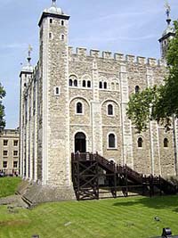"La tour de Londres est fondée par Guillaume le Conquérant pour mieux contrôler la ville de Londres. (source : wiki/Conquête normande de l'Angleterre)"