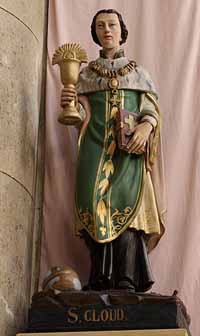 Statue de saint Cloud, église Saint-Clodoald de Saint-Cloud. Source : wiki/ Clodoald/ licence : CC BY-SA 3.0