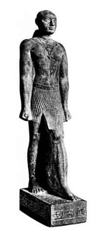 Statue du grand prêtre d'Amon Horemakhet (publiée par Georges Legrain en 1914) aujourd'hui exposée au Musée de la Nubie. Source : wiki/Horemakhet/ domaine public